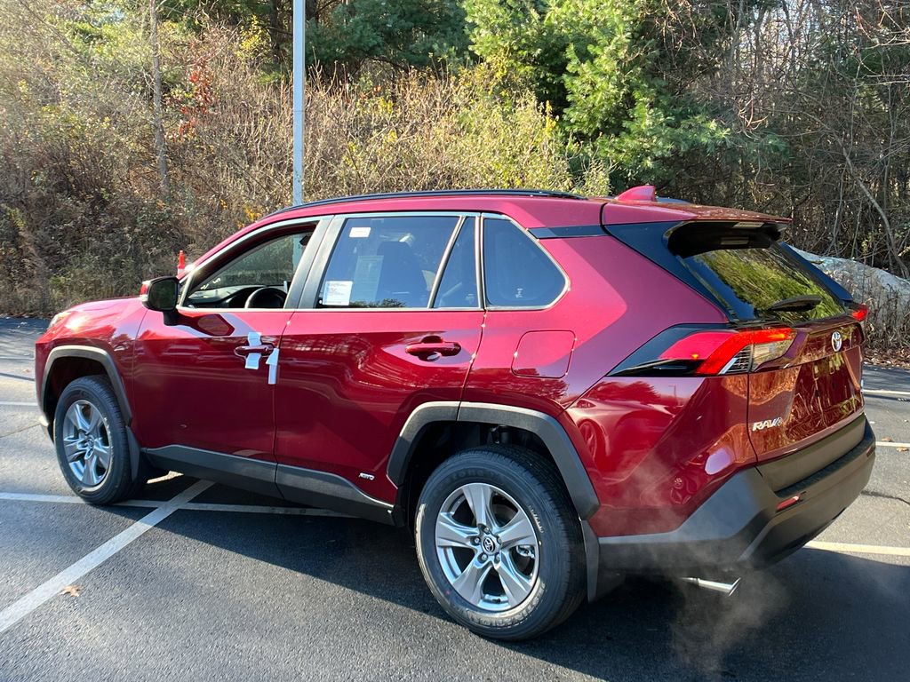 2025 Toyota RAV4 Hybrid LE photo 2