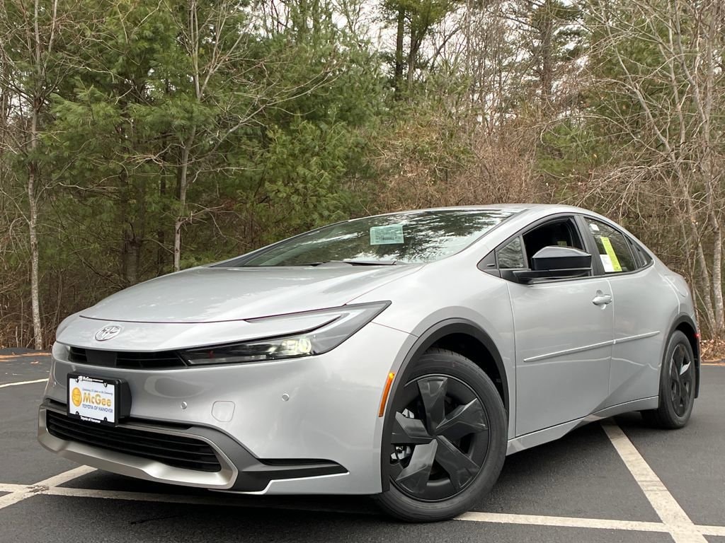 2026 Toyota Prius SE's photo