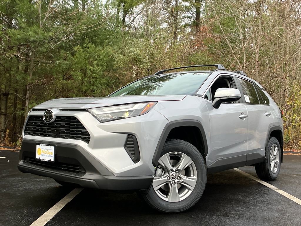 2025 Toyota RAV4 XLE's photo