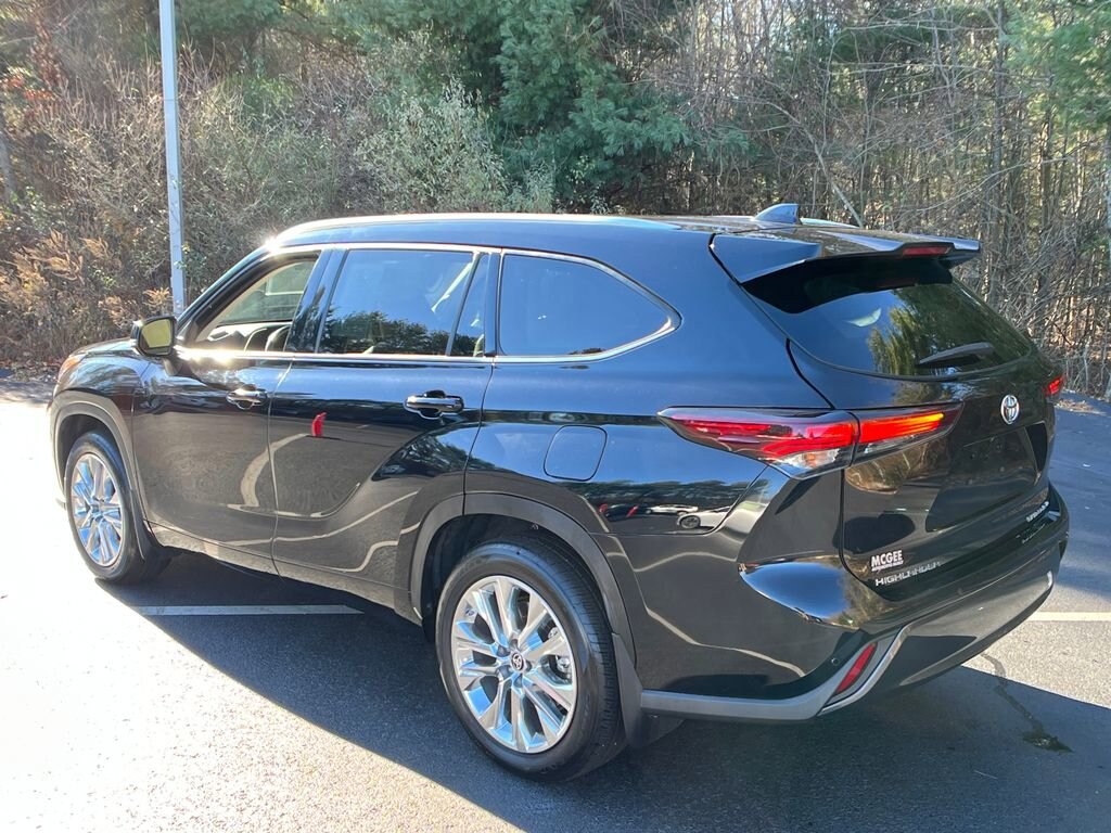 Used 2024 Toyota Highlander Limited SUV