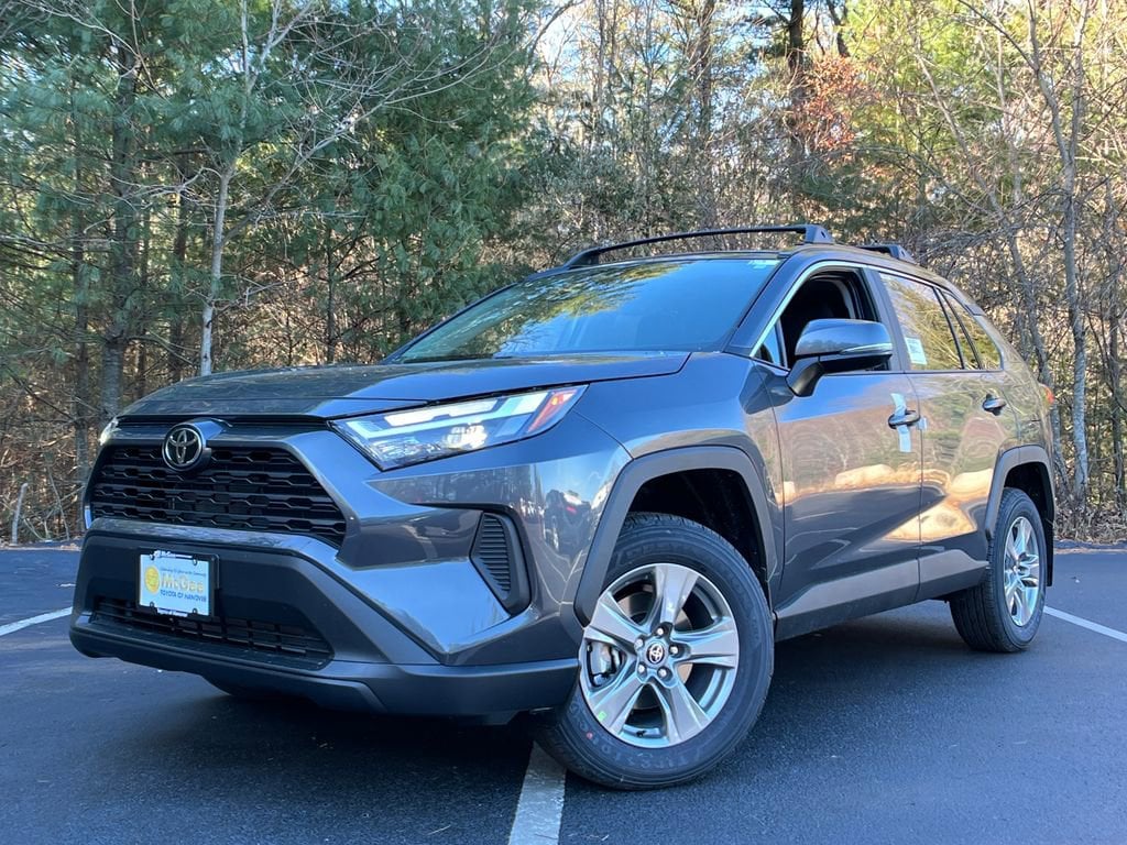 2025 Toyota RAV4 XLE's photo