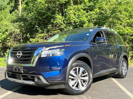 2024 Nissan Pathfinder SL SUV