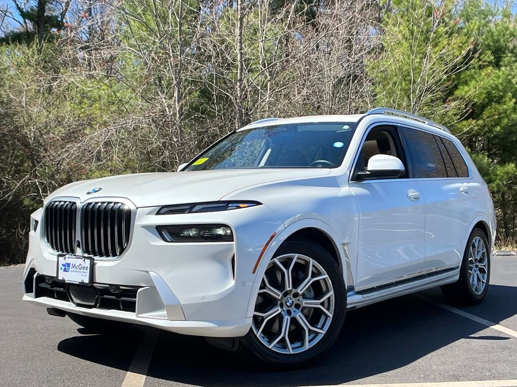 2023 BMW X7 xDrive40i's photo