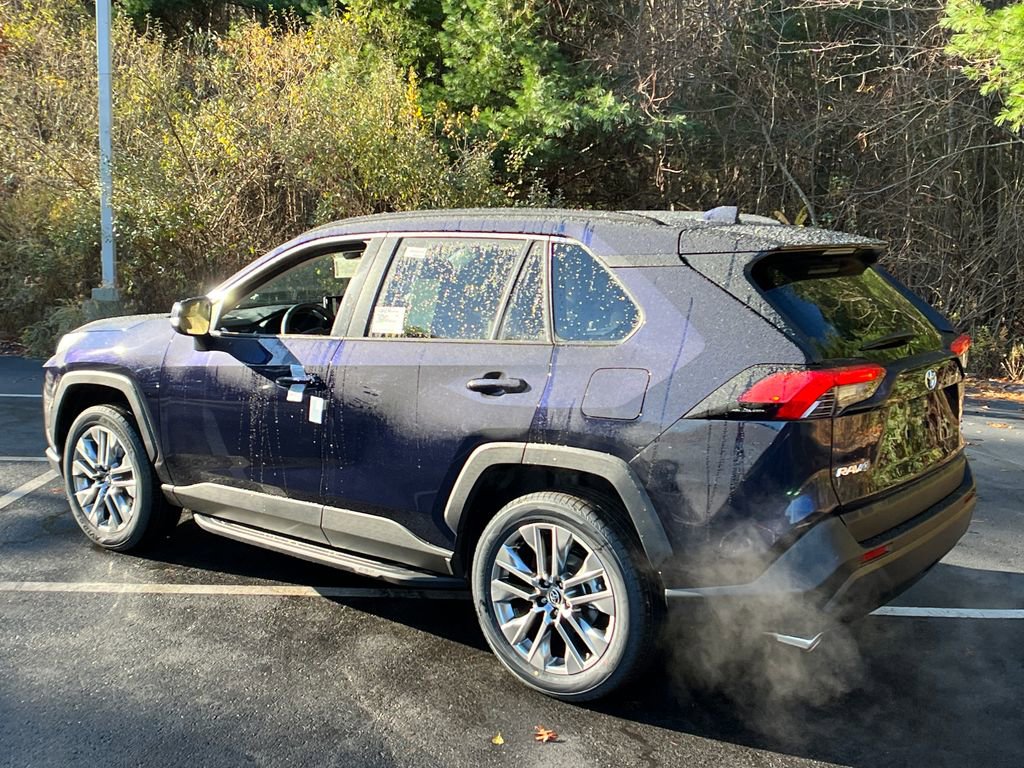 2025 Toyota RAV4 XLE Premium photo 3