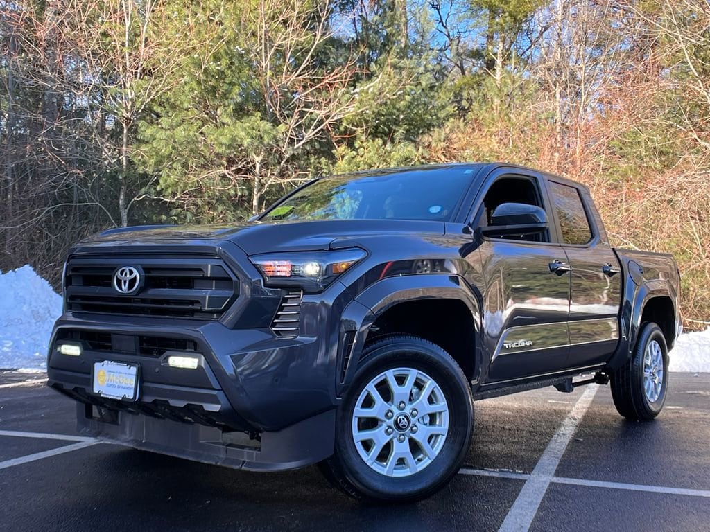 2025 Toyota Tacoma SR5's photo
