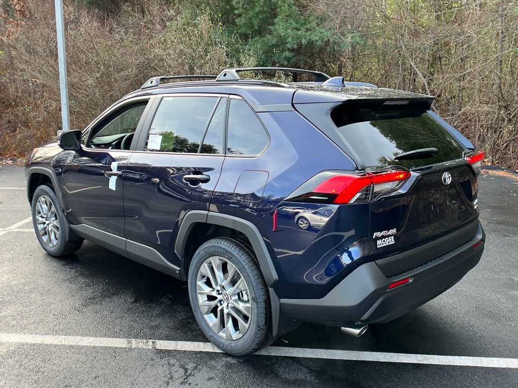 2025 Toyota RAV4 XLE Premium photo 2