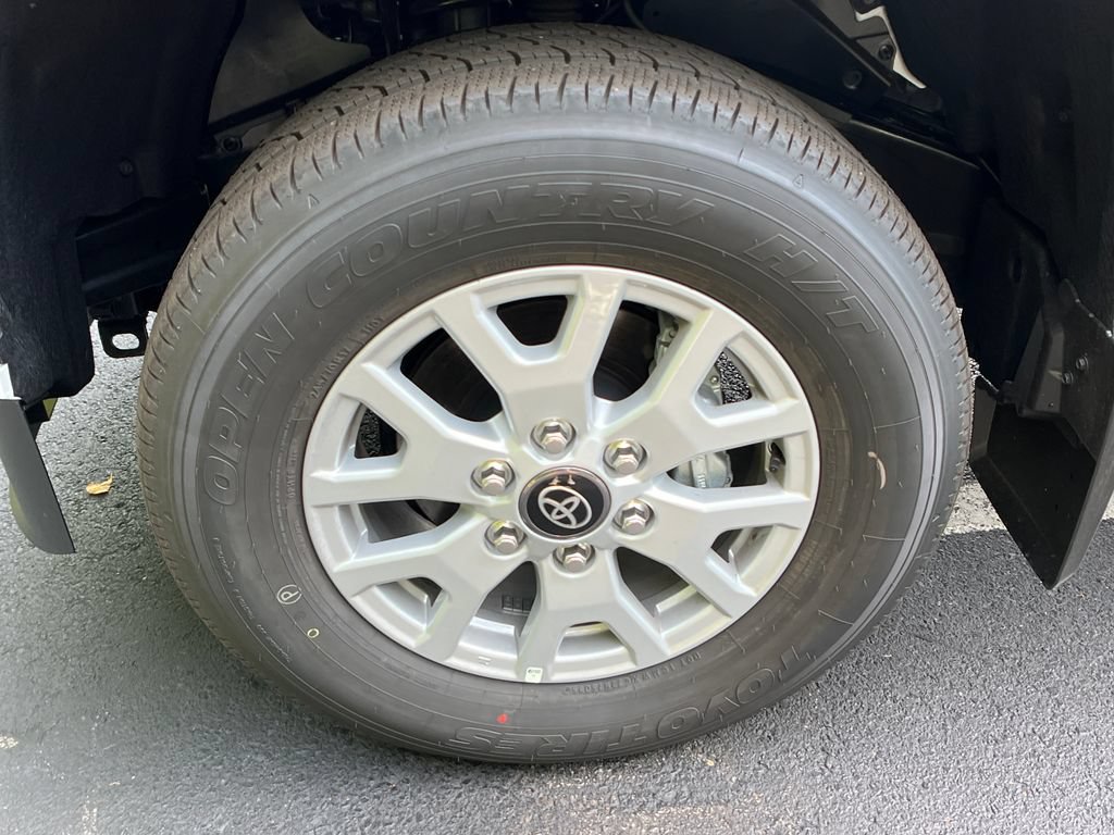 2026 Toyota Tacoma SR5 - Photo 23