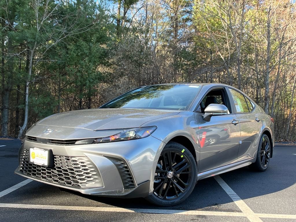 2026 Toyota Camry SE's photo