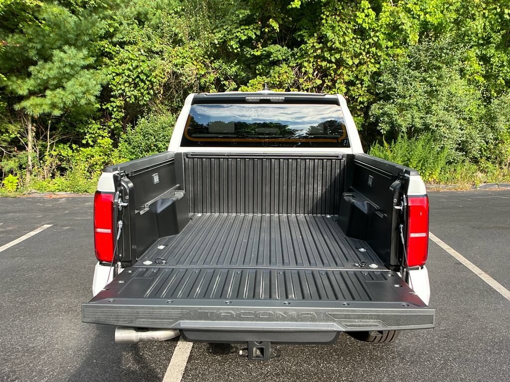 2026 Toyota Tacoma SR5 - Photo 22