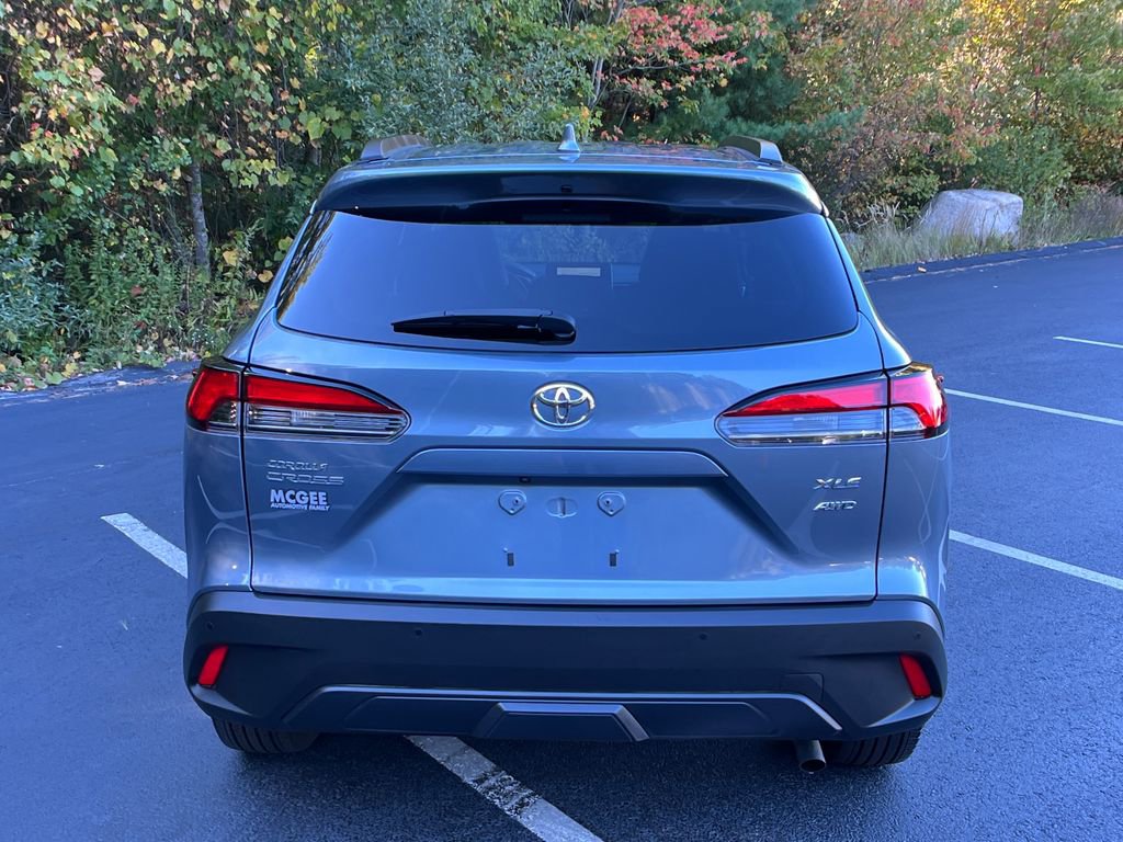 2023 Toyota Corolla Cross XLE photo 4