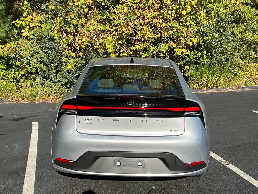 2026 Toyota Prius LE photo 4
