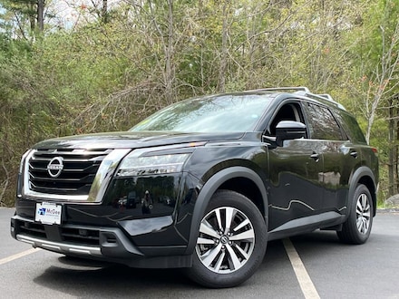 2024 Nissan Pathfinder SL SUV