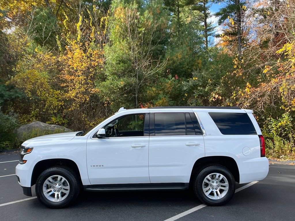 2019 Chevrolet Tahoe LT photo 2