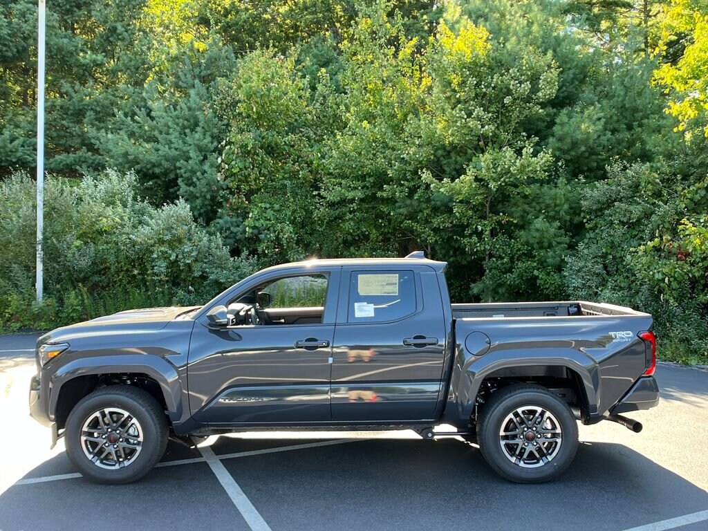 2025 Toyota Tacoma TRD Sport Double Cab photo 2