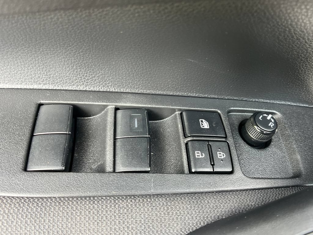 2023 Toyota Corolla LE - Photo 12