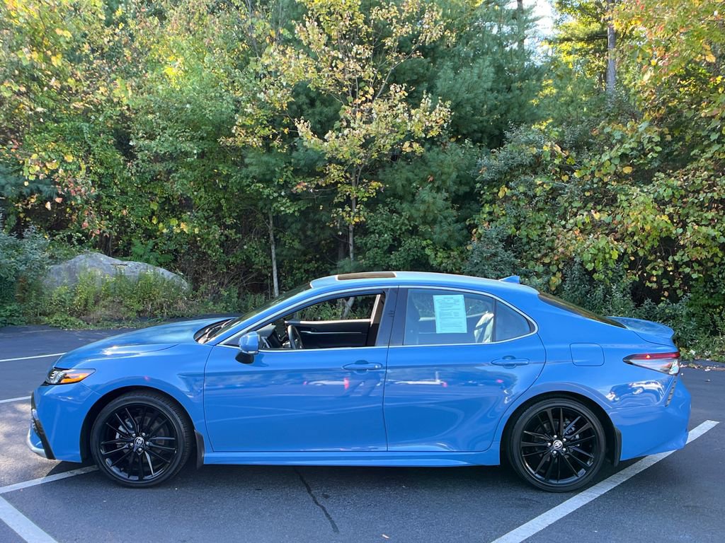 2024 Toyota Camry Hybrid XSE photo 2