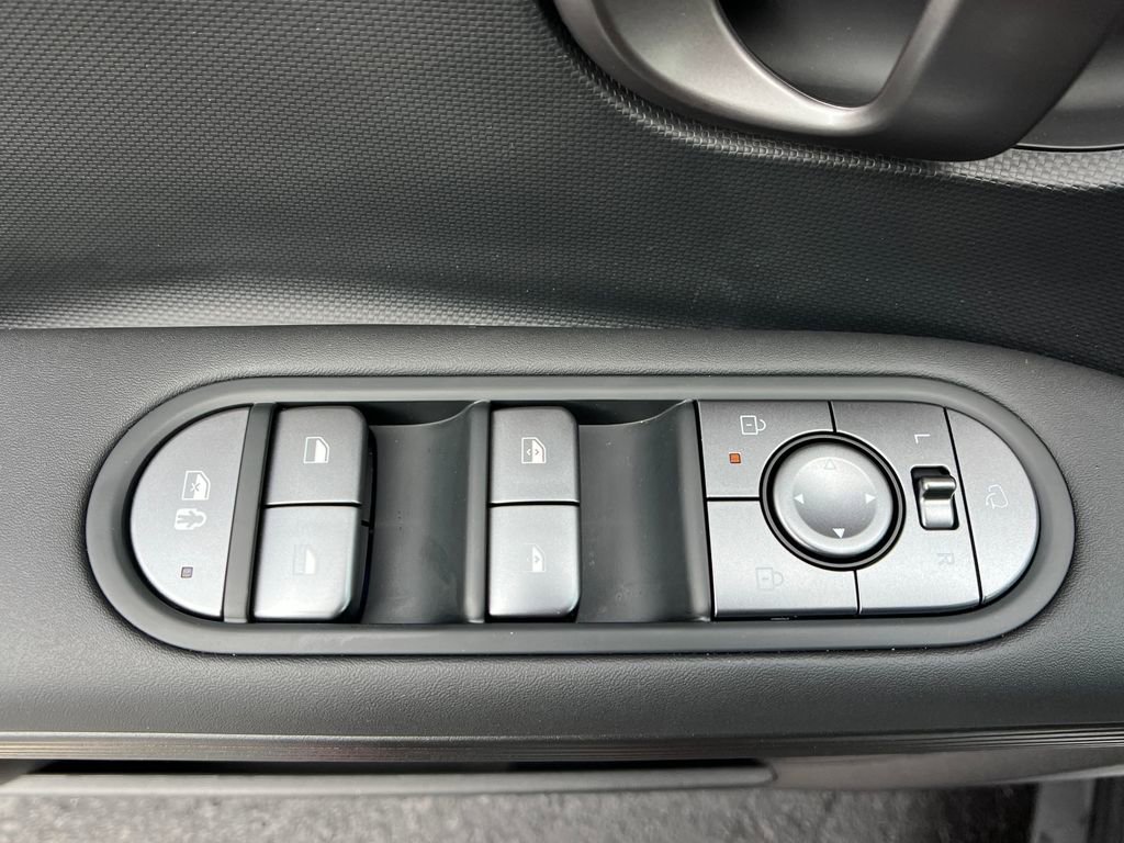 2025 Hyundai IONIQ 5 SEL - Photo 12