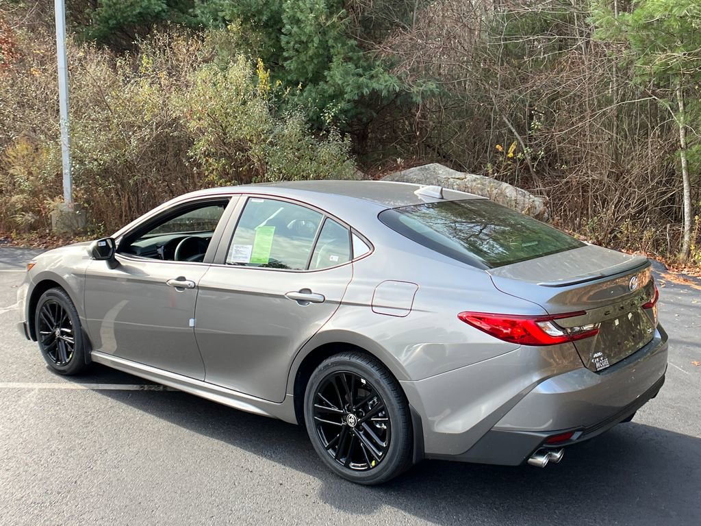 2026 Toyota Camry SE photo 3