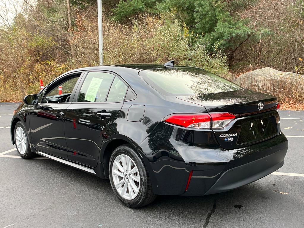 2023 Toyota Corolla LE photo 3