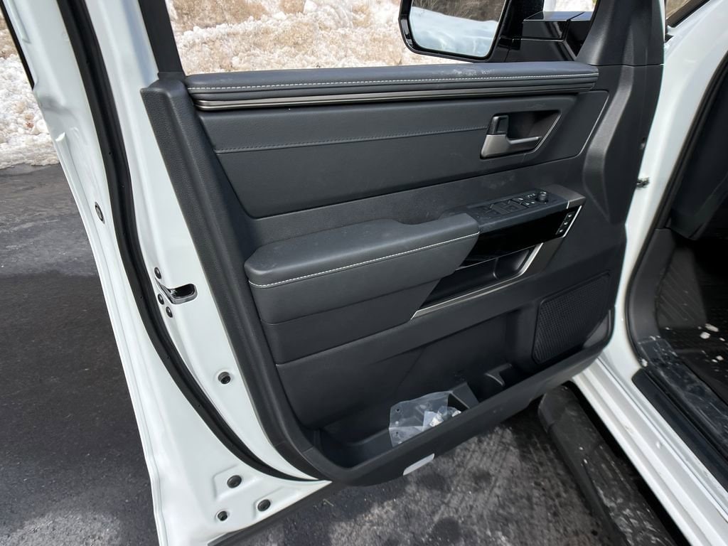 2026 Toyota Tundra Limited - Photo 11