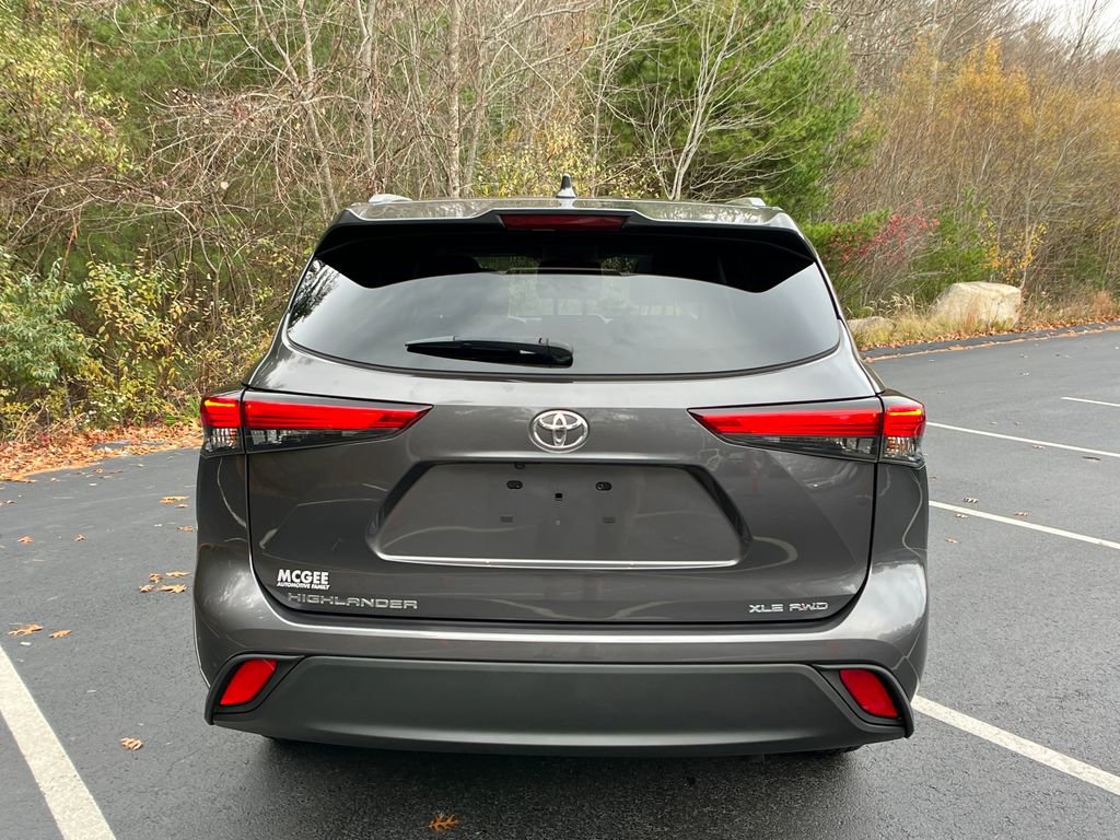 2022 Toyota Highlander XLE photo 4