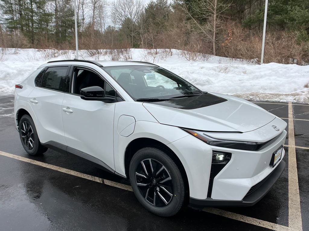 2026 Toyota bZ XLE - Photo 7
