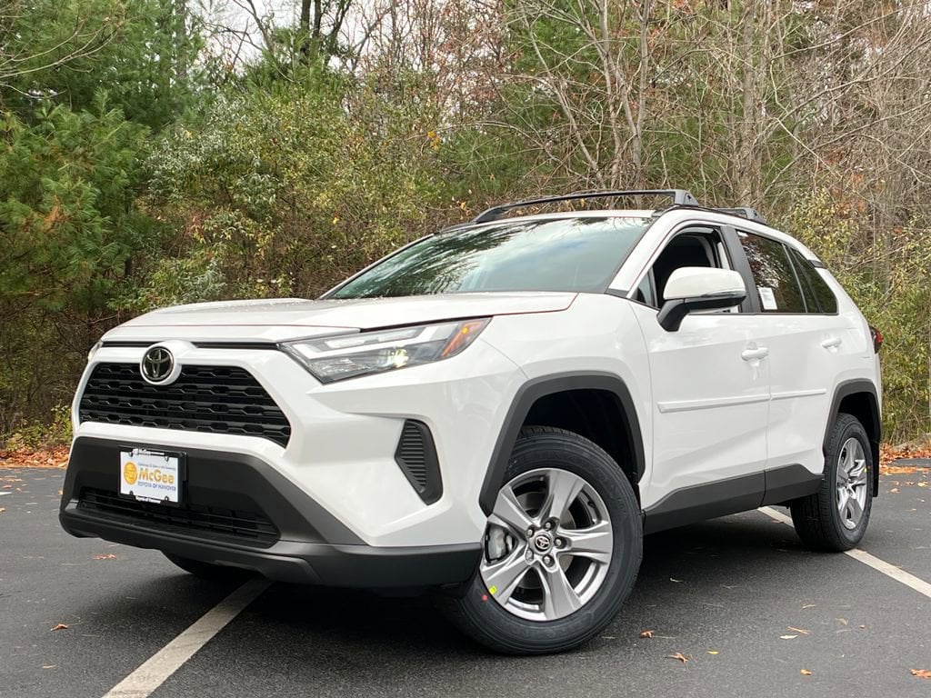 2025 Toyota RAV4 XLE's photo