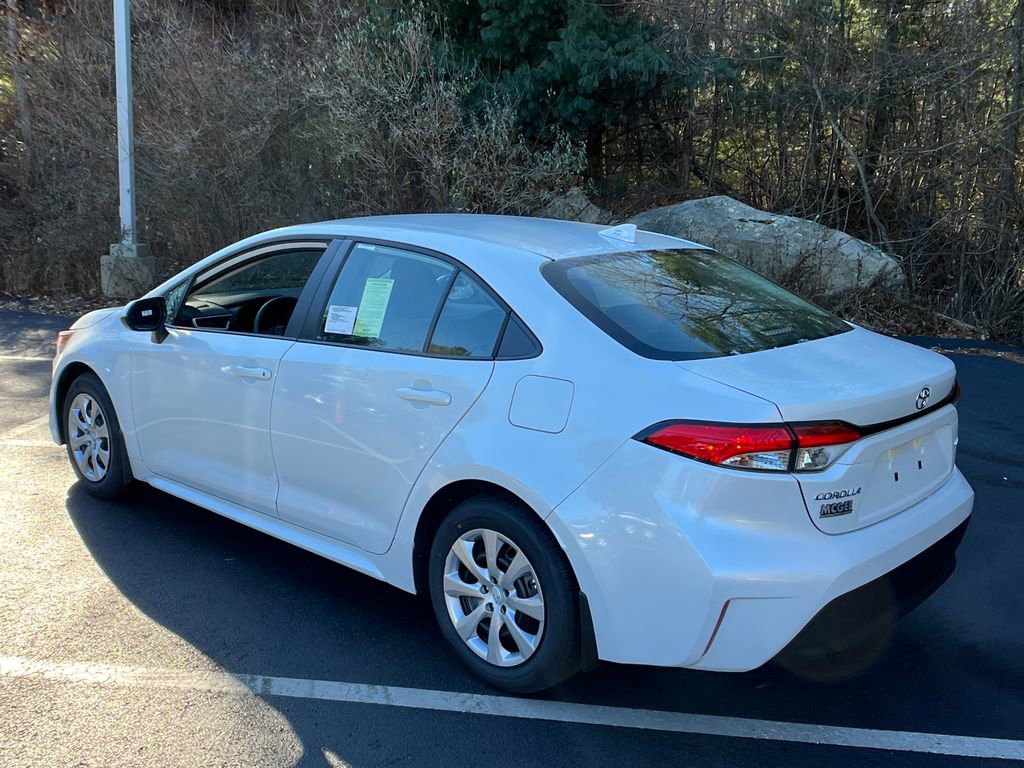 2026 Toyota Corolla LE photo 3