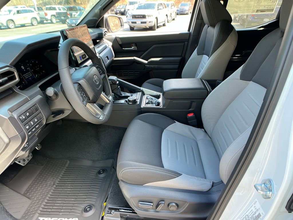 2026 Toyota Tacoma TRD Sport - Photo 9