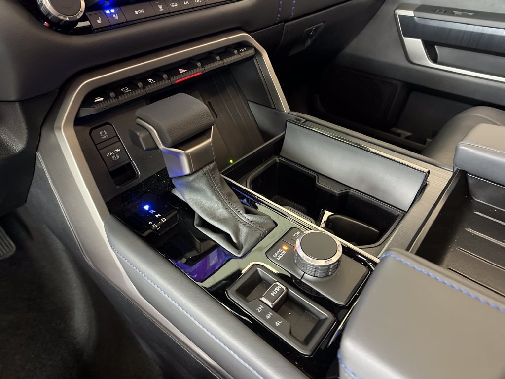 2026 Toyota Tundra Platinum - Photo 18