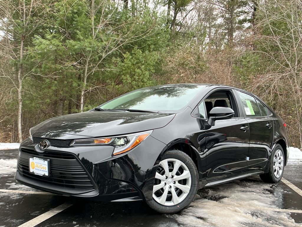 2026 Toyota Corolla LE's photo