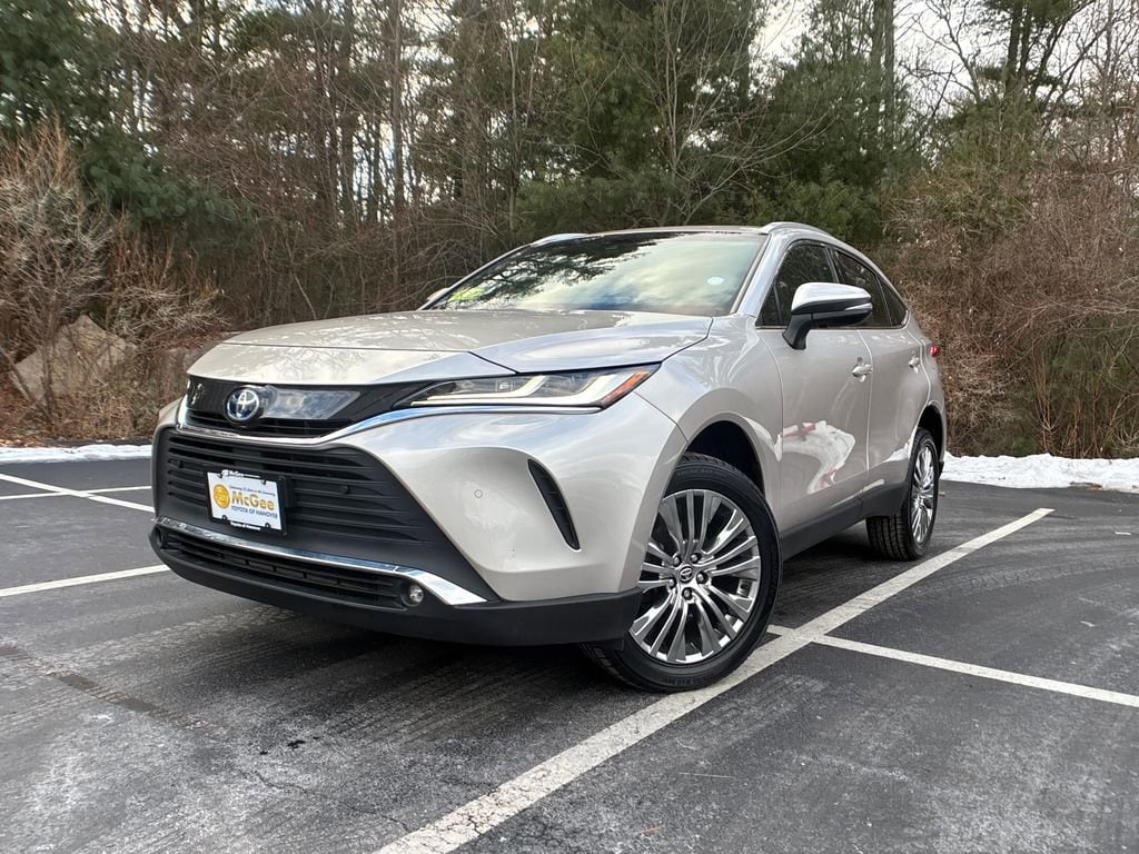 2023 Toyota Venza XLE's photo