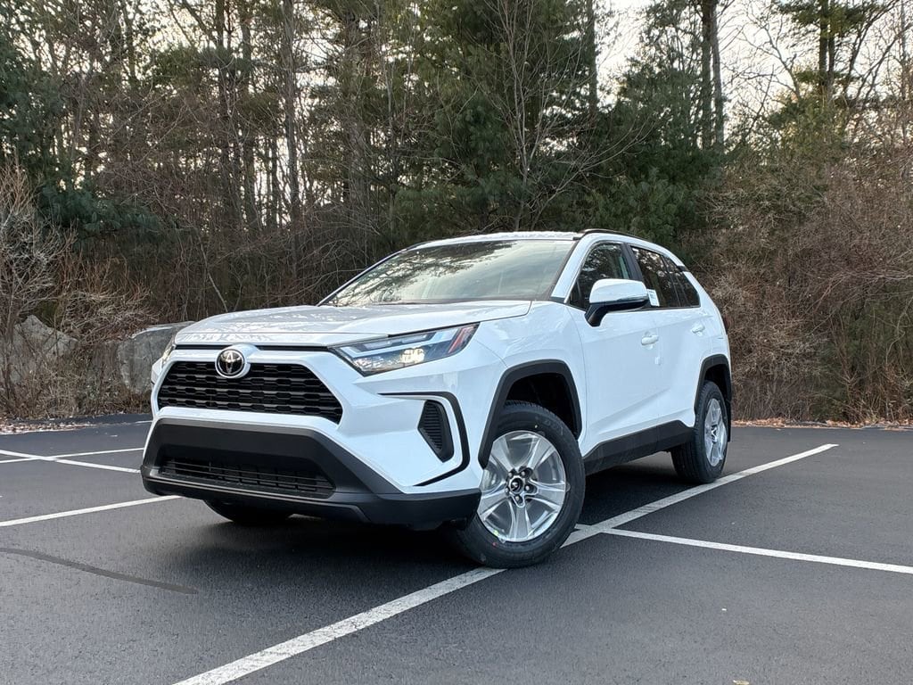 2025 Toyota RAV4 XLE's photo