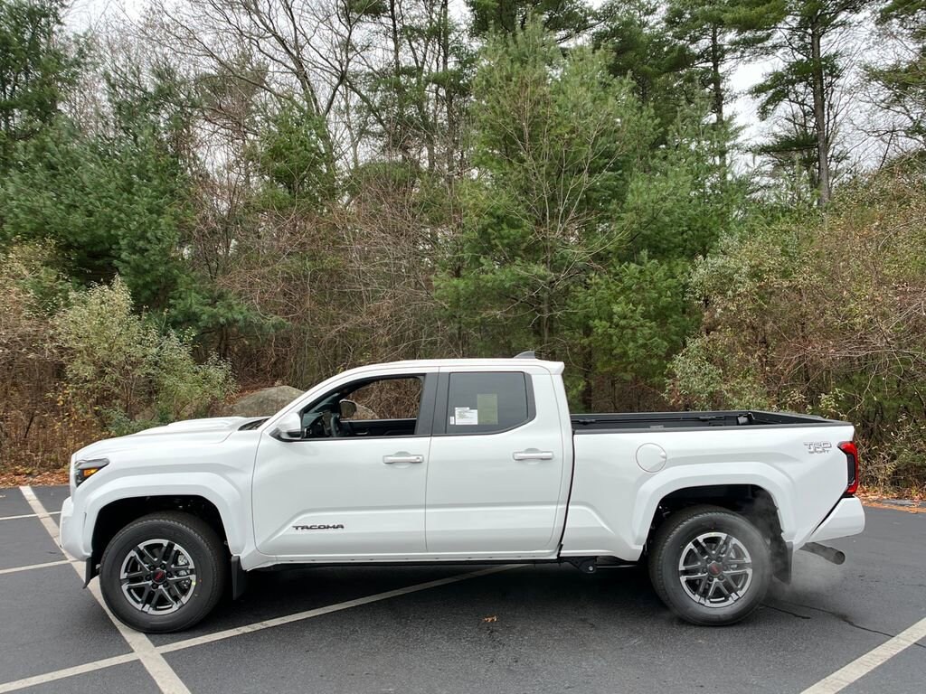 2025 Toyota Tacoma TRD Sport Double Cab photo 2