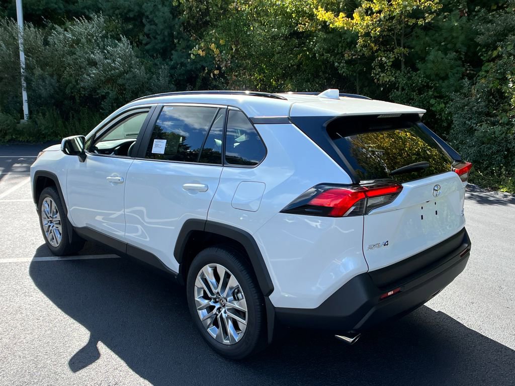 2025 Toyota RAV4 XLE Premium photo 2
