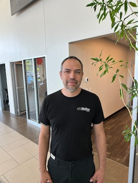 Staff member Tom L from ID_572da55302c4