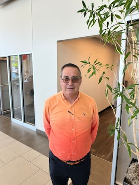 Staff member Peter C from ID_6e05f0deb114