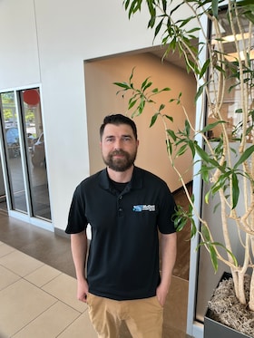 Staff member George R from ID_572da55302c4