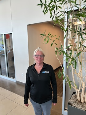 Staff member Dottie G from ID_572da55302c4