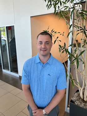 Staff member Joe Z from ID_6e05f0deb114