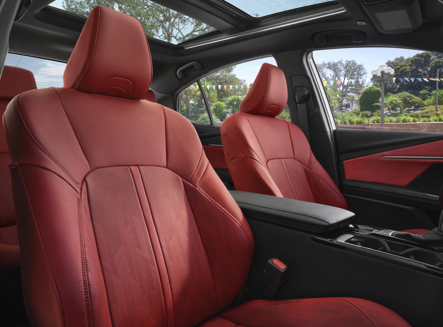 Toyota Camry XSE Interior featuring Cockpit Red seats