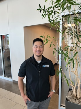 Staff member Victor L from ID_572da55302c4