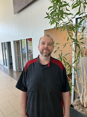 Staff member Joe M from ID_572da55302c4