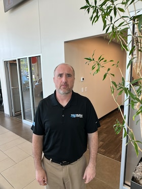Staff member Dave Hill from ID_572da55302c4