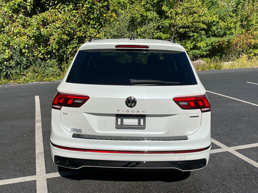 2023 Volkswagen Tiguan SE R-Line Black photo 4