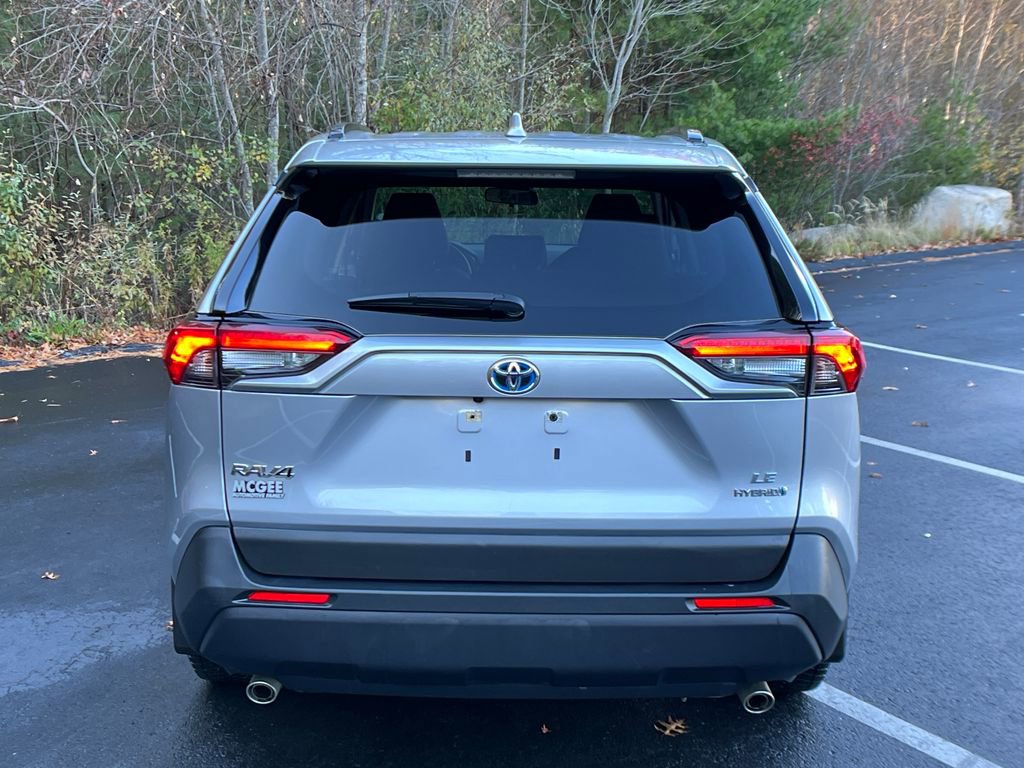 2022 Toyota RAV4 Hybrid LE photo 3