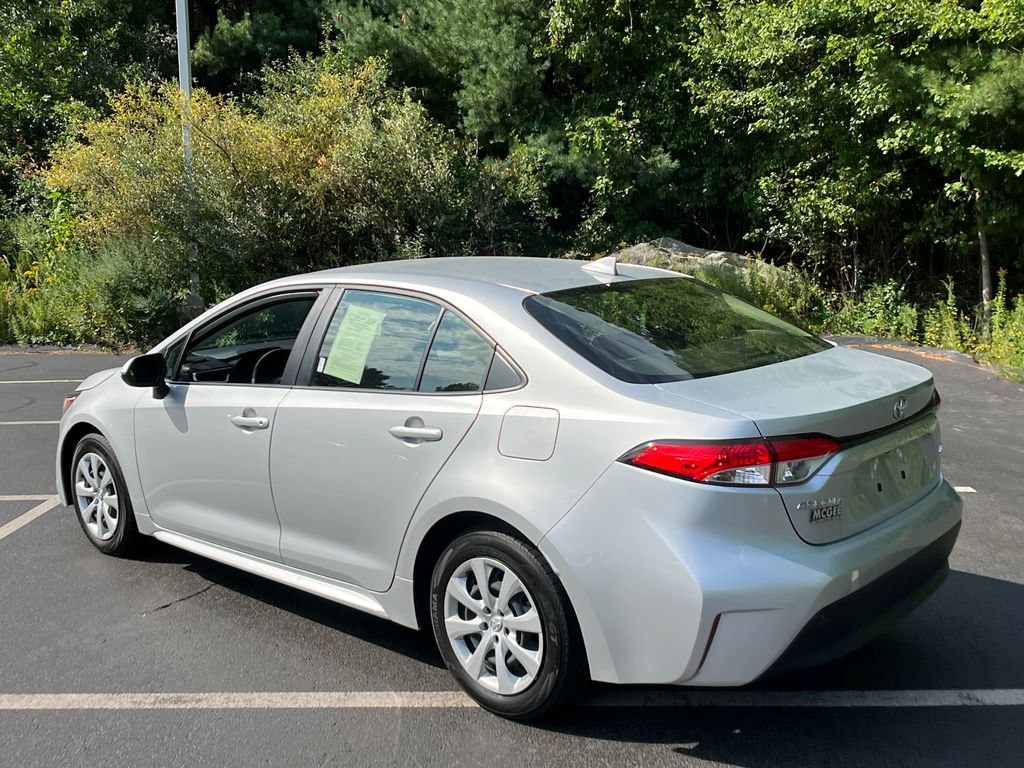 2023 Toyota Corolla LE - Photo 3