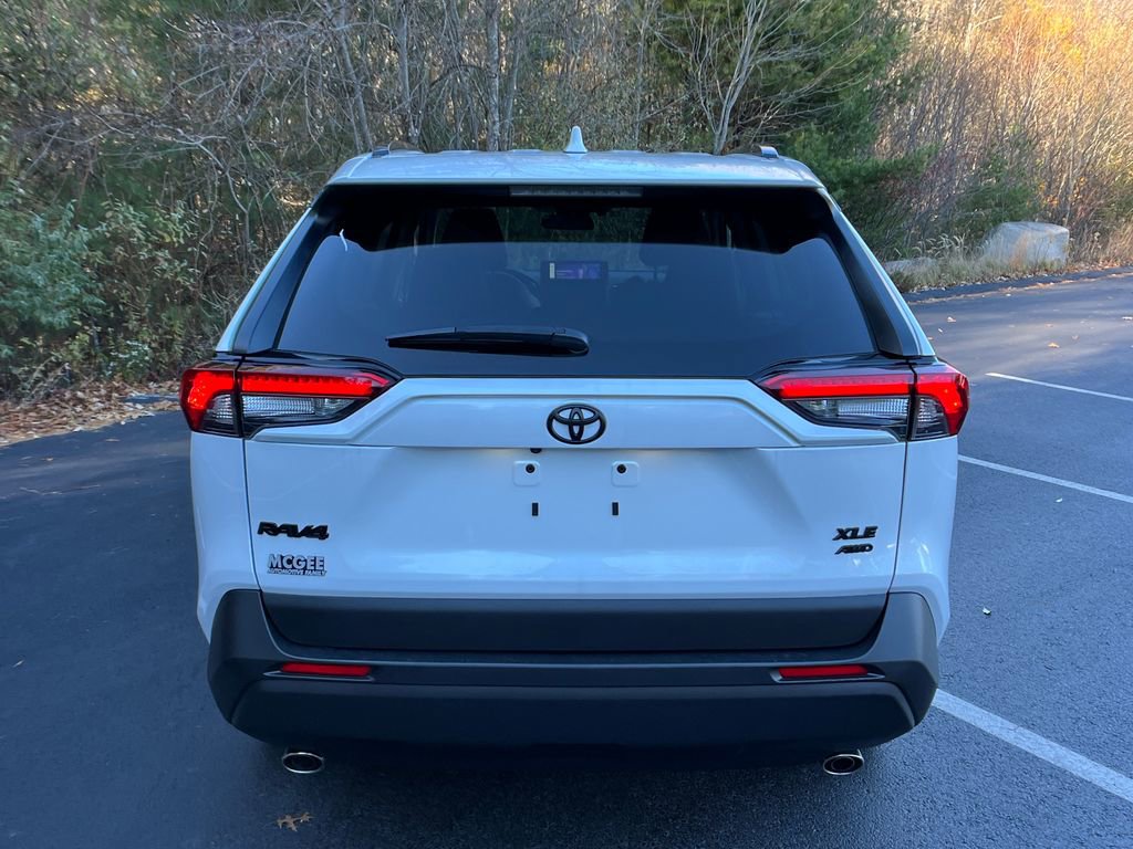 2025 Toyota RAV4 XLE Premium photo 3