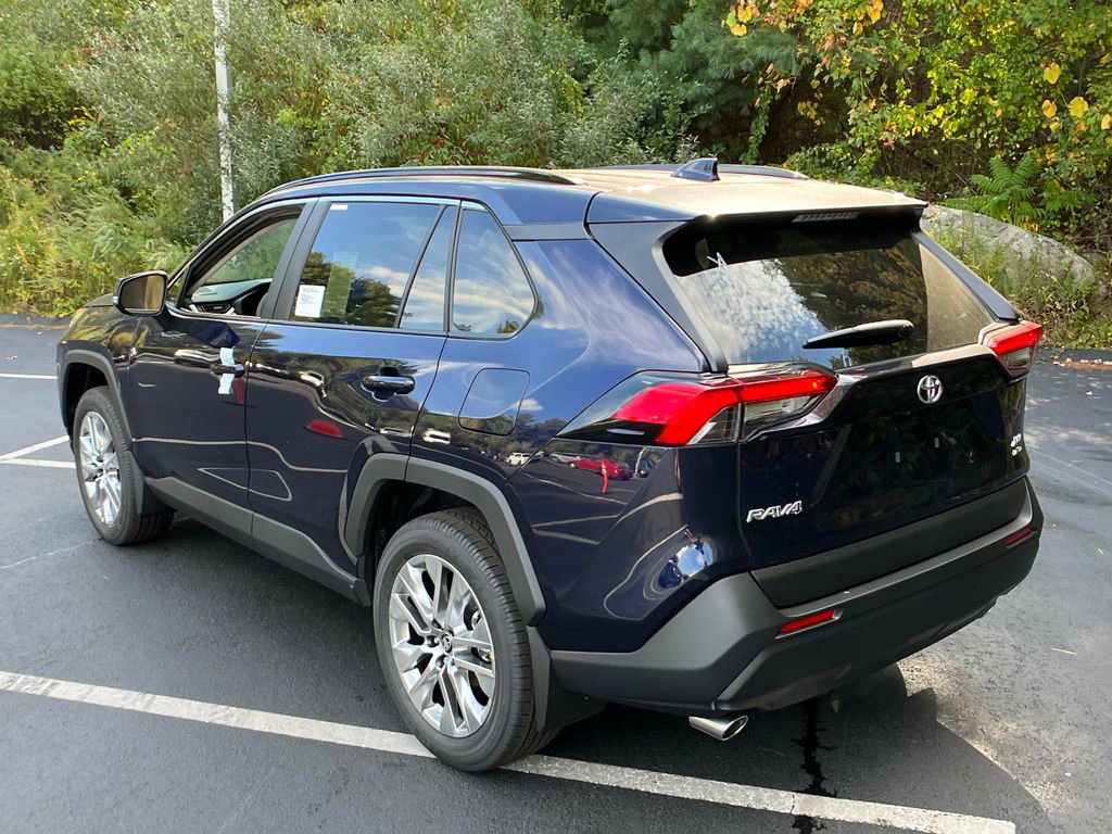 2025 Toyota RAV4 XLE Premium photo 3