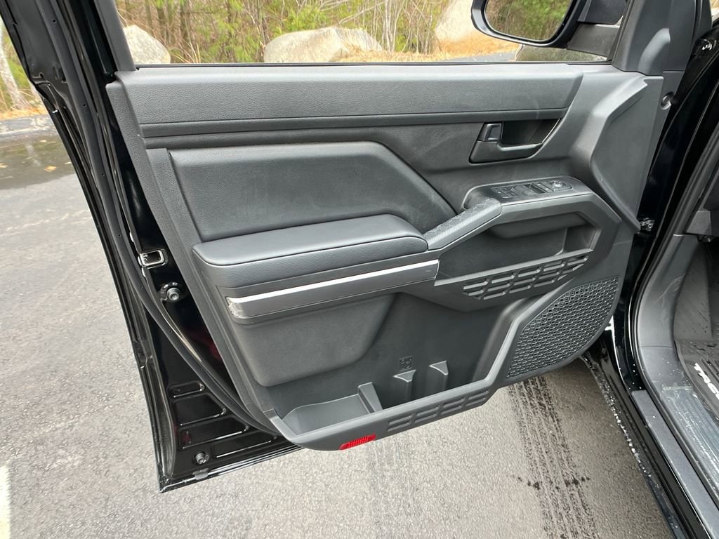 2026 Toyota Tacoma SR5 - Photo 11